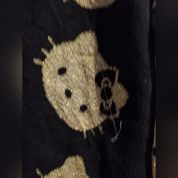 Sanrio Black and Gold Hello Kitty Sweater - Picture 10 of 11